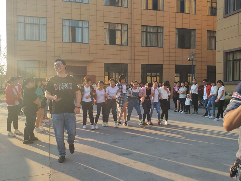 “三洋杯”趣味運(yùn)動會 十人九足比賽